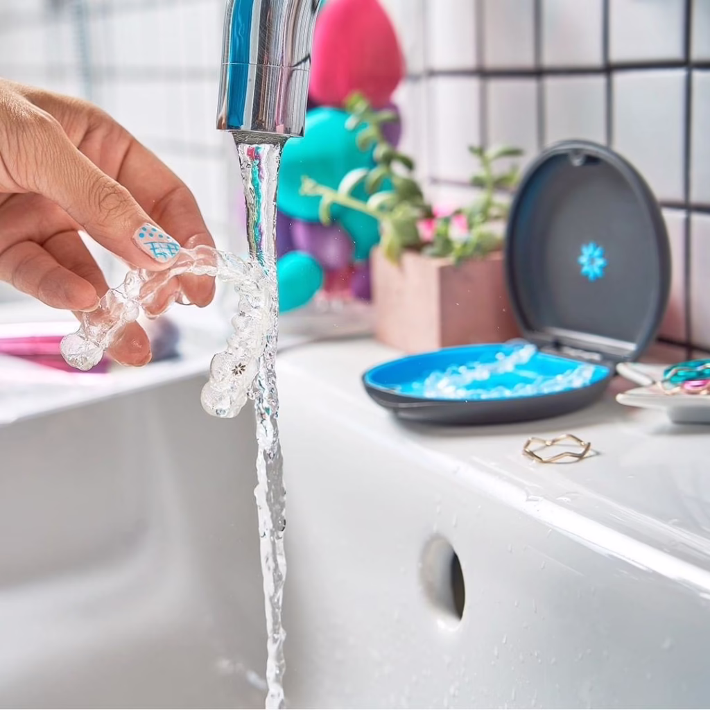 Hot to keep your reteiner clean